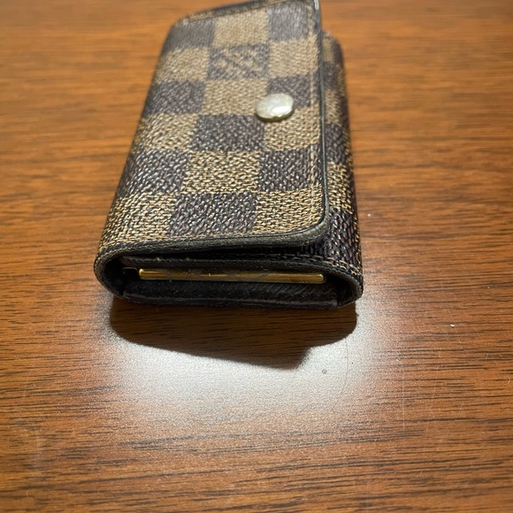 Clearance! Authentic Louise Vuitton Damier Ebony Key Holder. - Picture 7 of 13